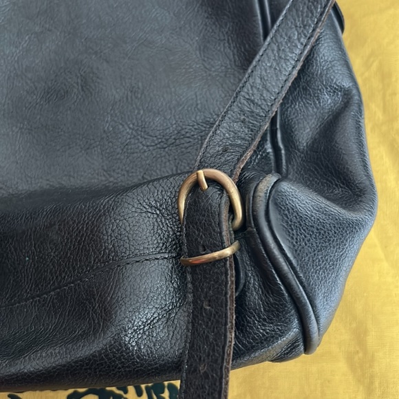 Il Bisonte Black Leather Backpack with Original Storage Bag - Picture 4 of 9